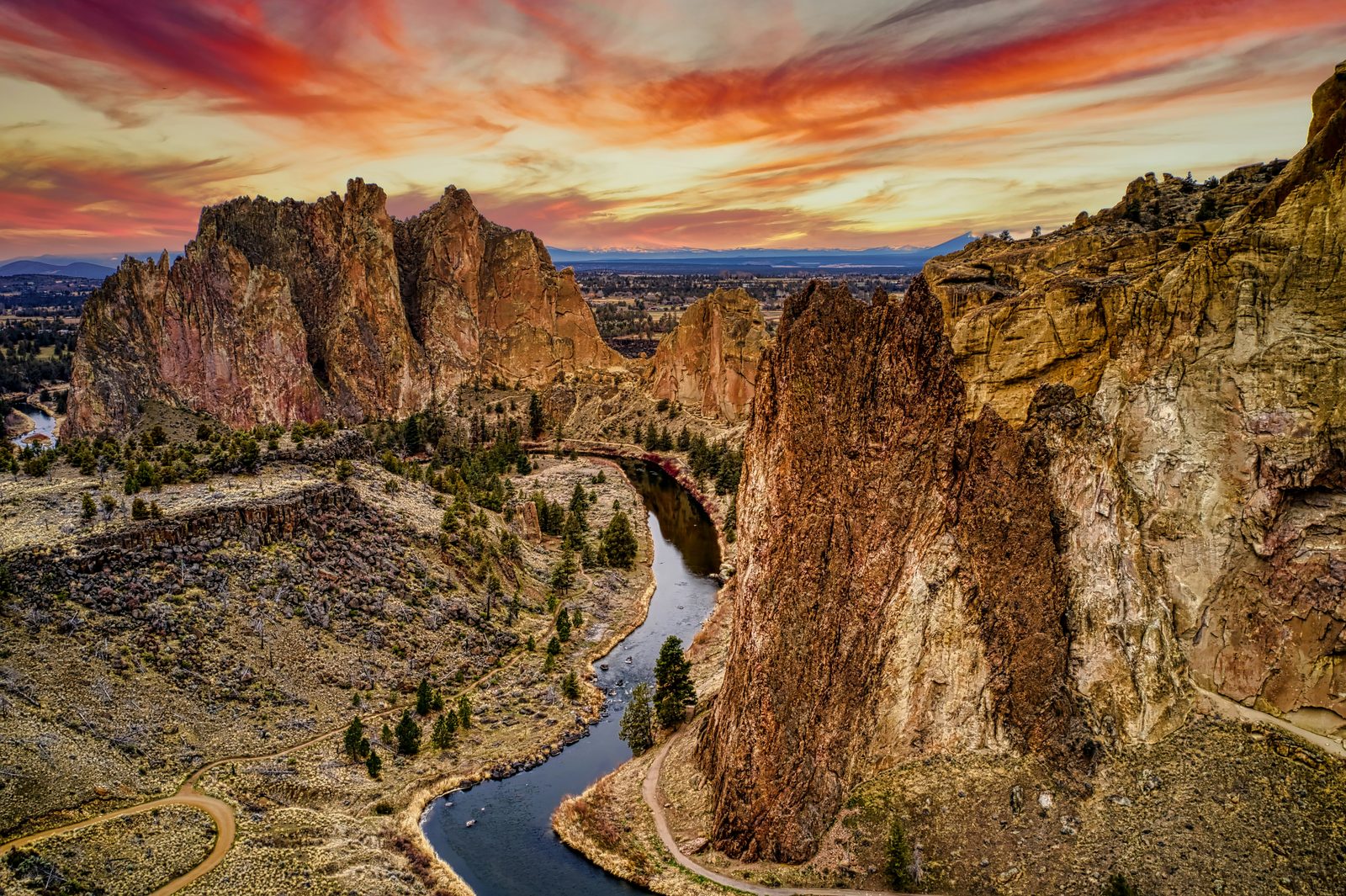 Smith Rock climbing formations